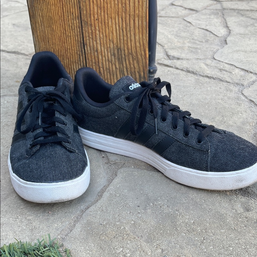 Adidas Daily 2.0 Men’s (size 10.5) Sneaker